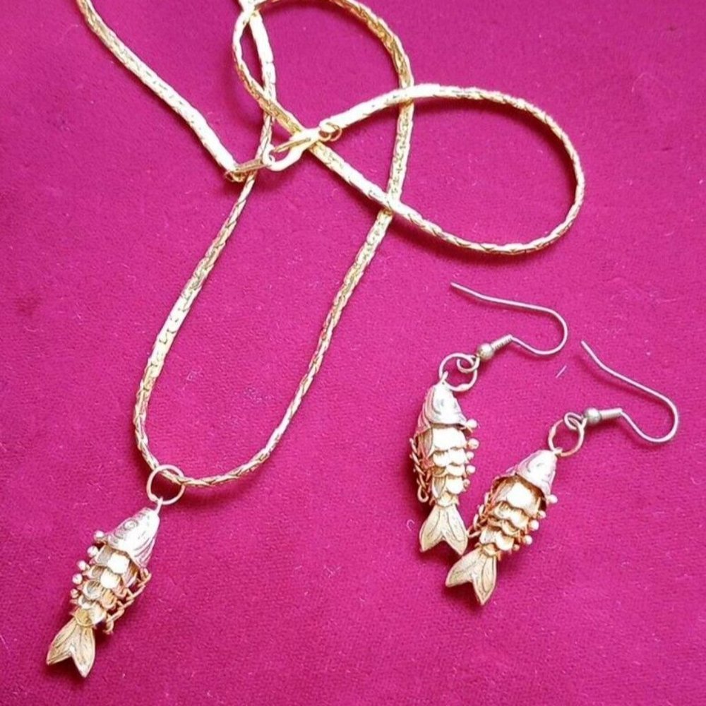 Vintage 14k Gold Plate Articulated Fish Necklace & Ea… Gem